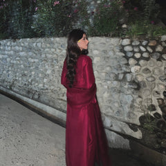 Aena khan in raw silk